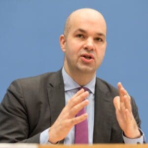 Marcel Fratzscher Redner Ökonomie & Wirtschaft Speaker Select