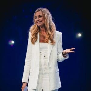 Lara Sophie Bothur Speakers Select