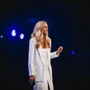 Lara Sophie Bothur Speakers Select
