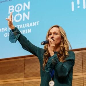 Ilka Groenewold Speakers Select