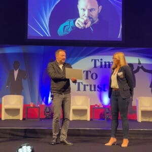 Leo Martin Speakers Select